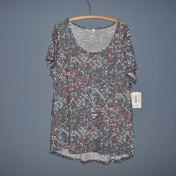 New LULAROE Gray Print Classic Tee T-Shirt NWT A5 - Picture 4 of 8